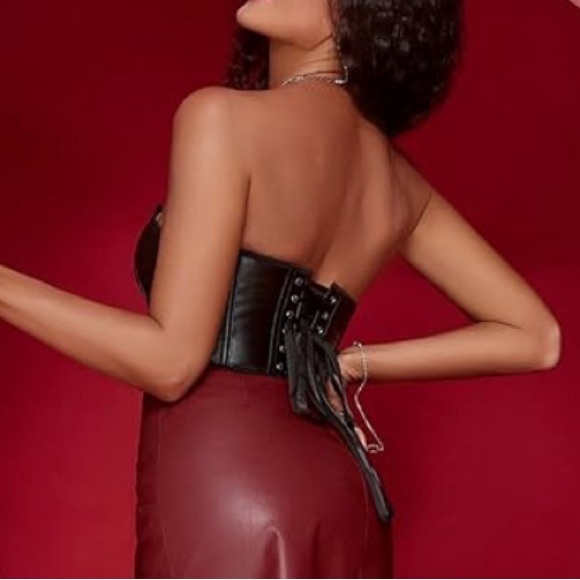 Black lace up corset - Picture 2 of 4